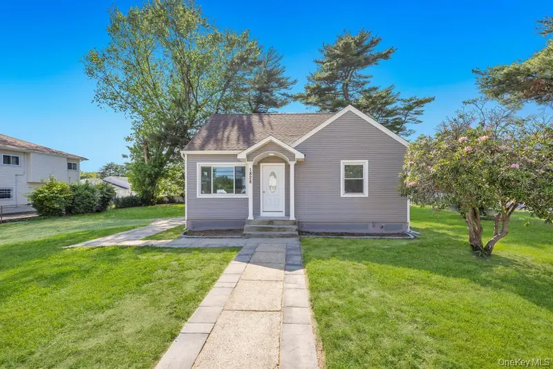1828 Stein Drive, Islip, NY