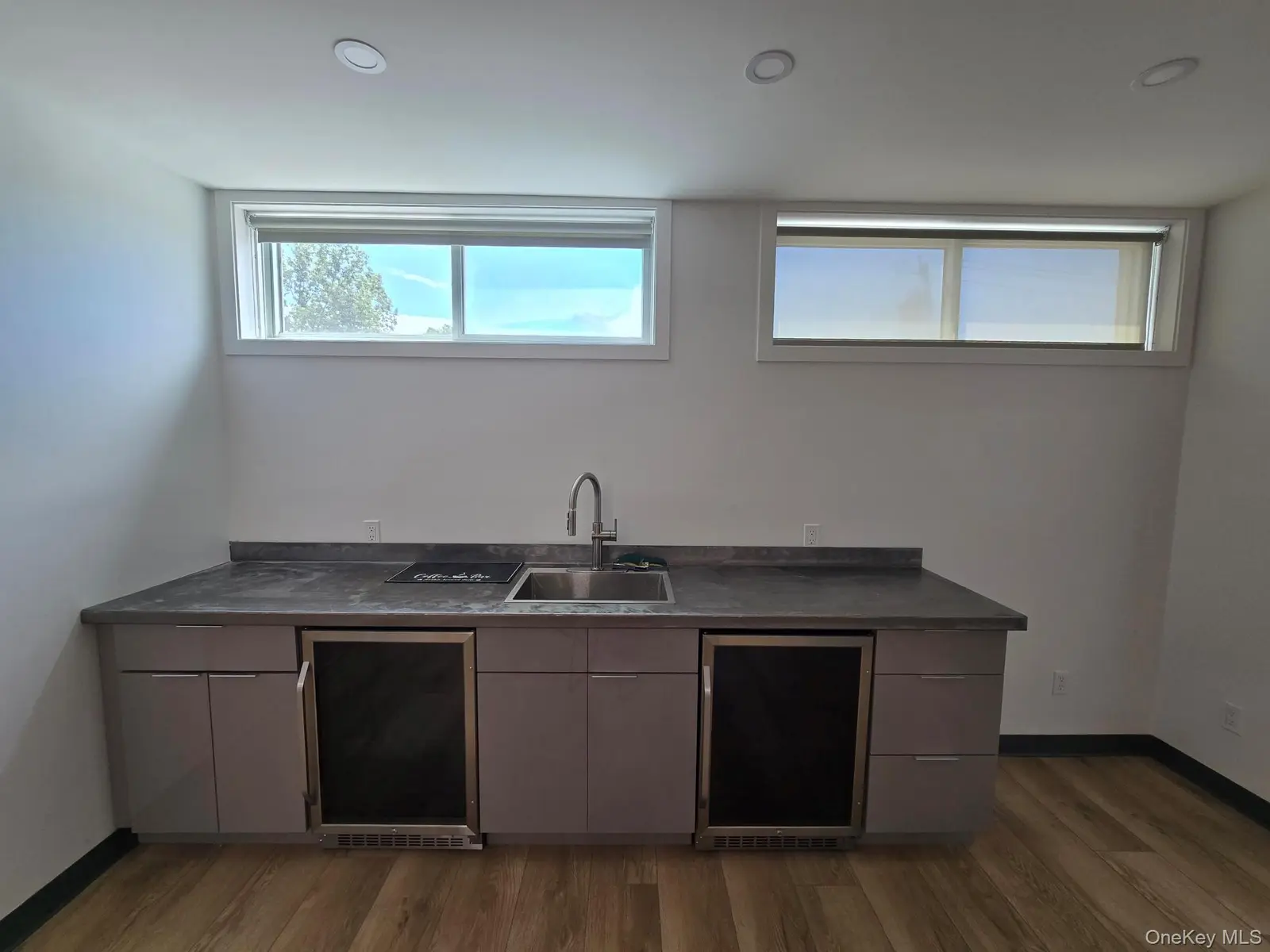 222 Valley Place, photo 6