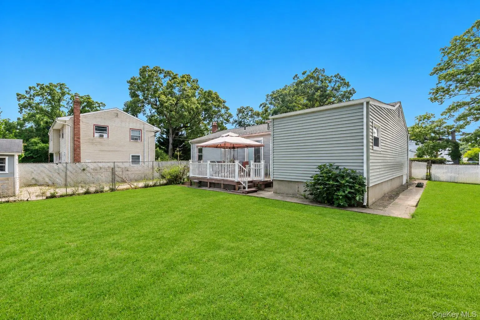 437 Commack Road, photo 8