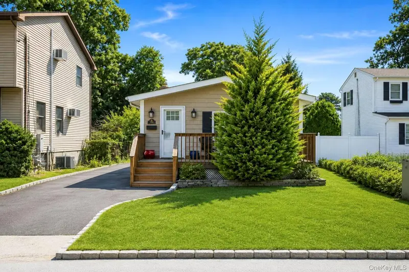65 Hawthorne Avenue, West Babylon, NY