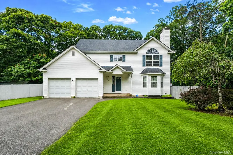 133 Cumberland Street, Brookhaven, NY