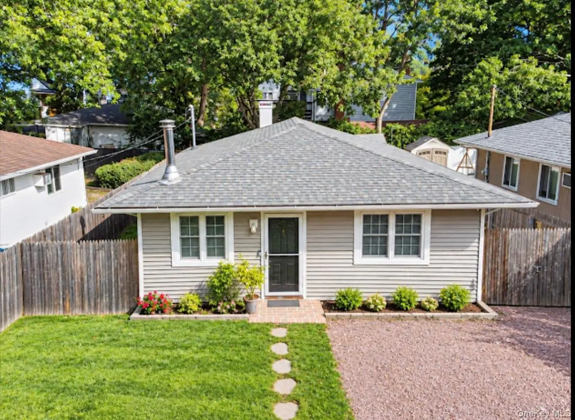 69 Mastic Boulevard, photo 3