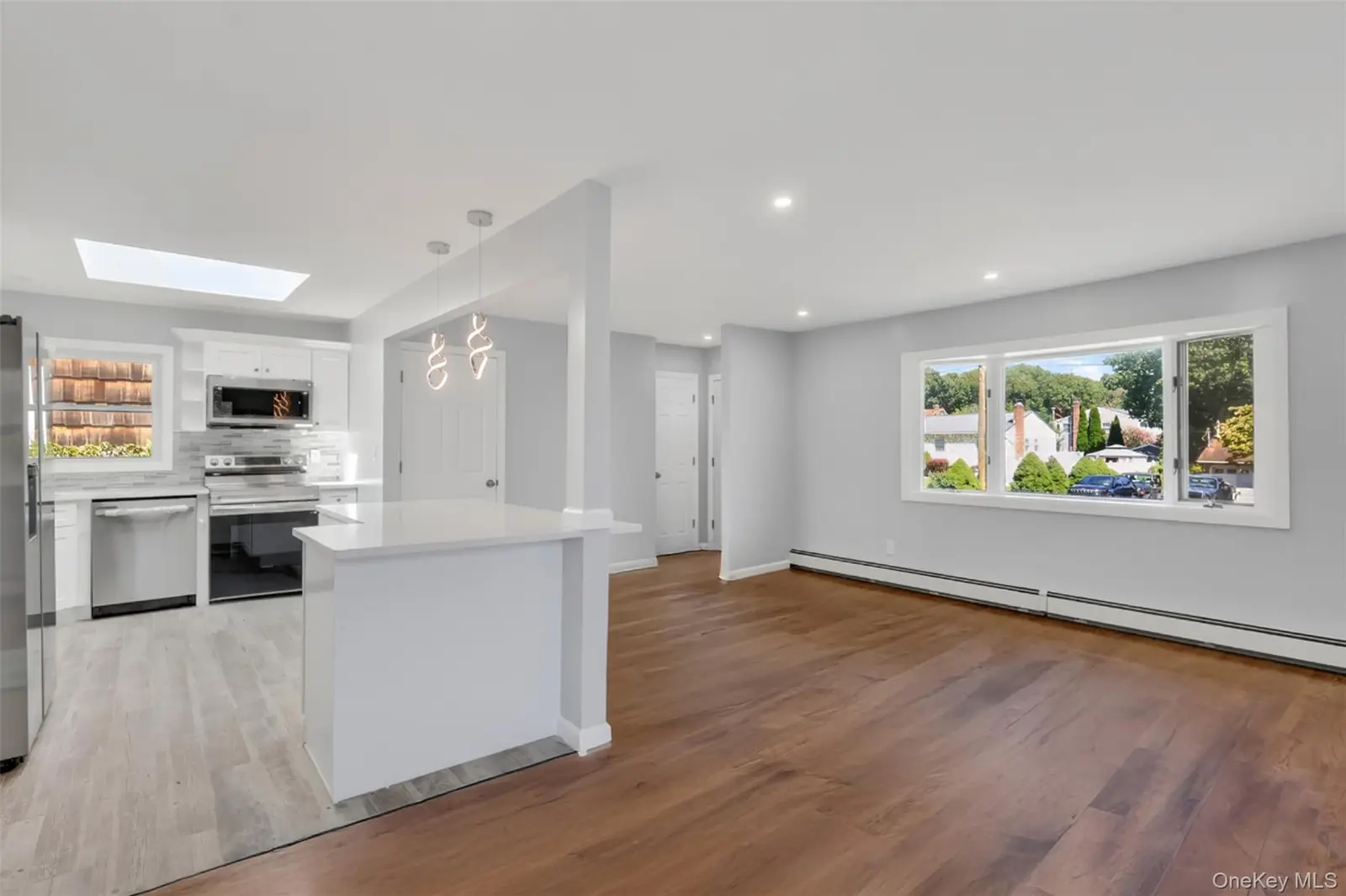 196 Burney, photo 4