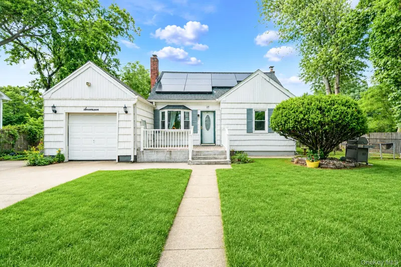 17 Maple Street, Islip, NY