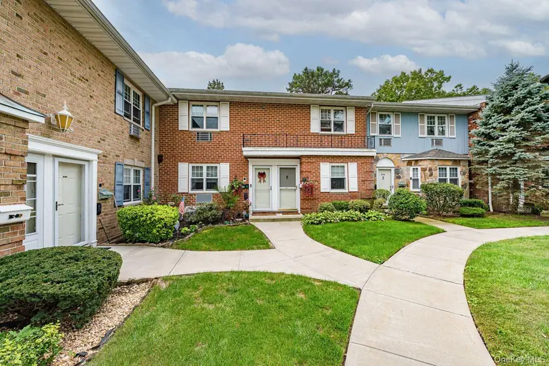 14 Glen Hollow Drive , Unit E37, Brookhaven, NY