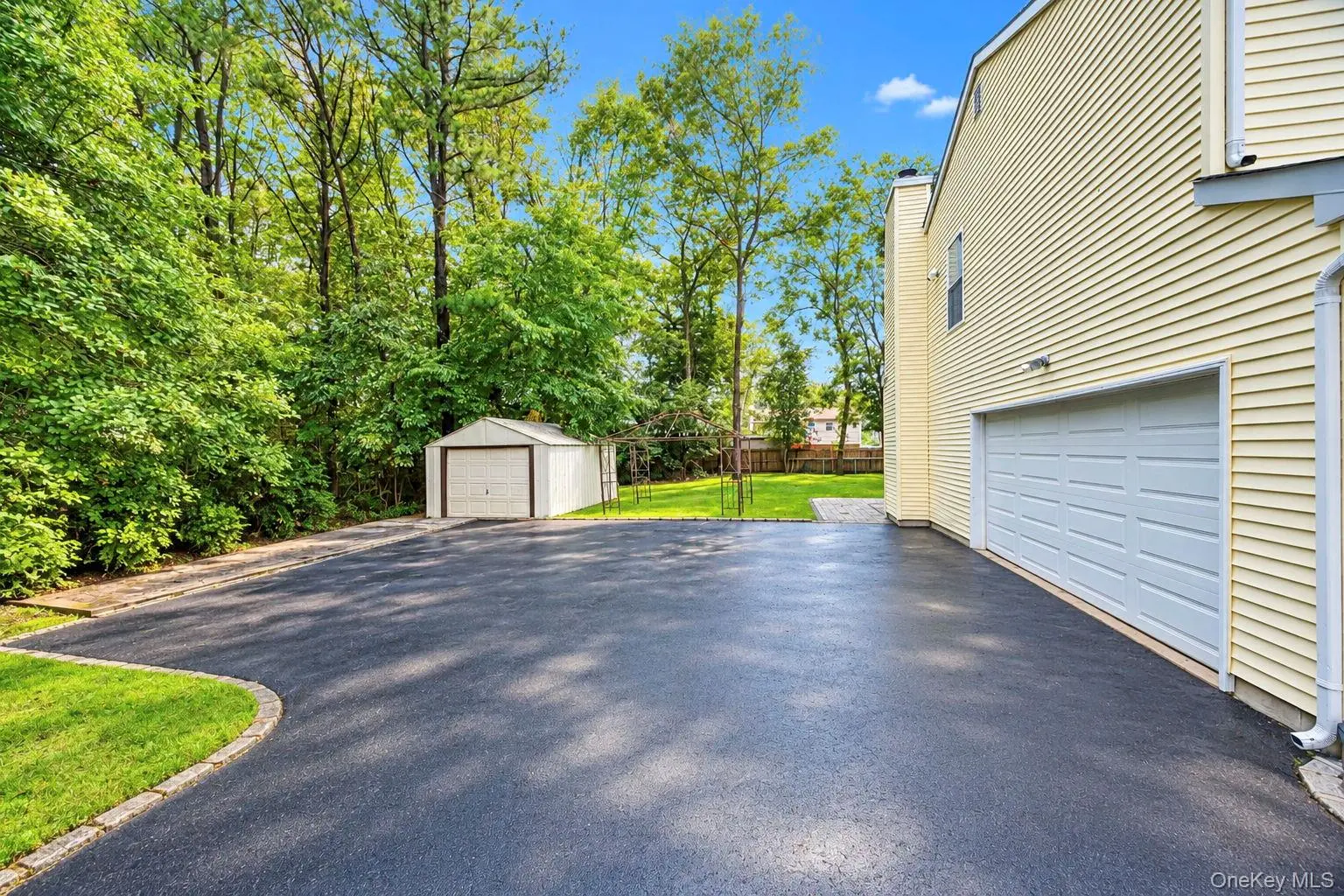 344 Barton Avenue, photo 4