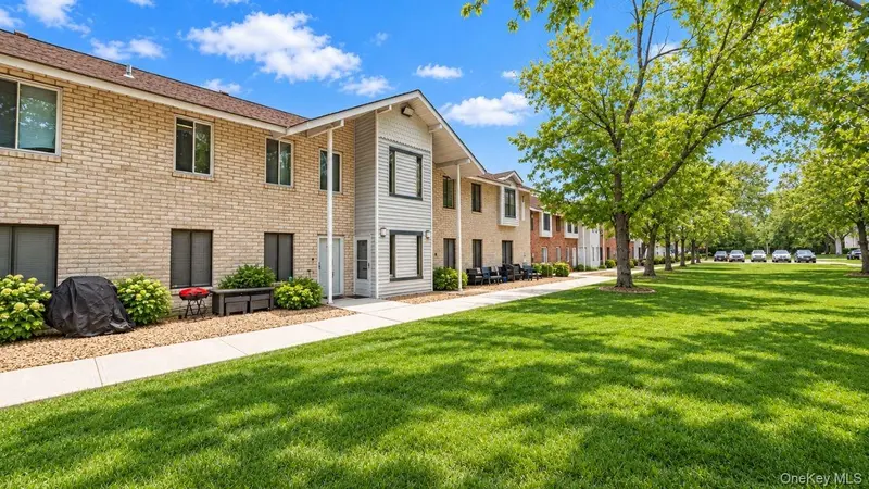 24 Idaho Court , Unit 24, Brookhaven, NY