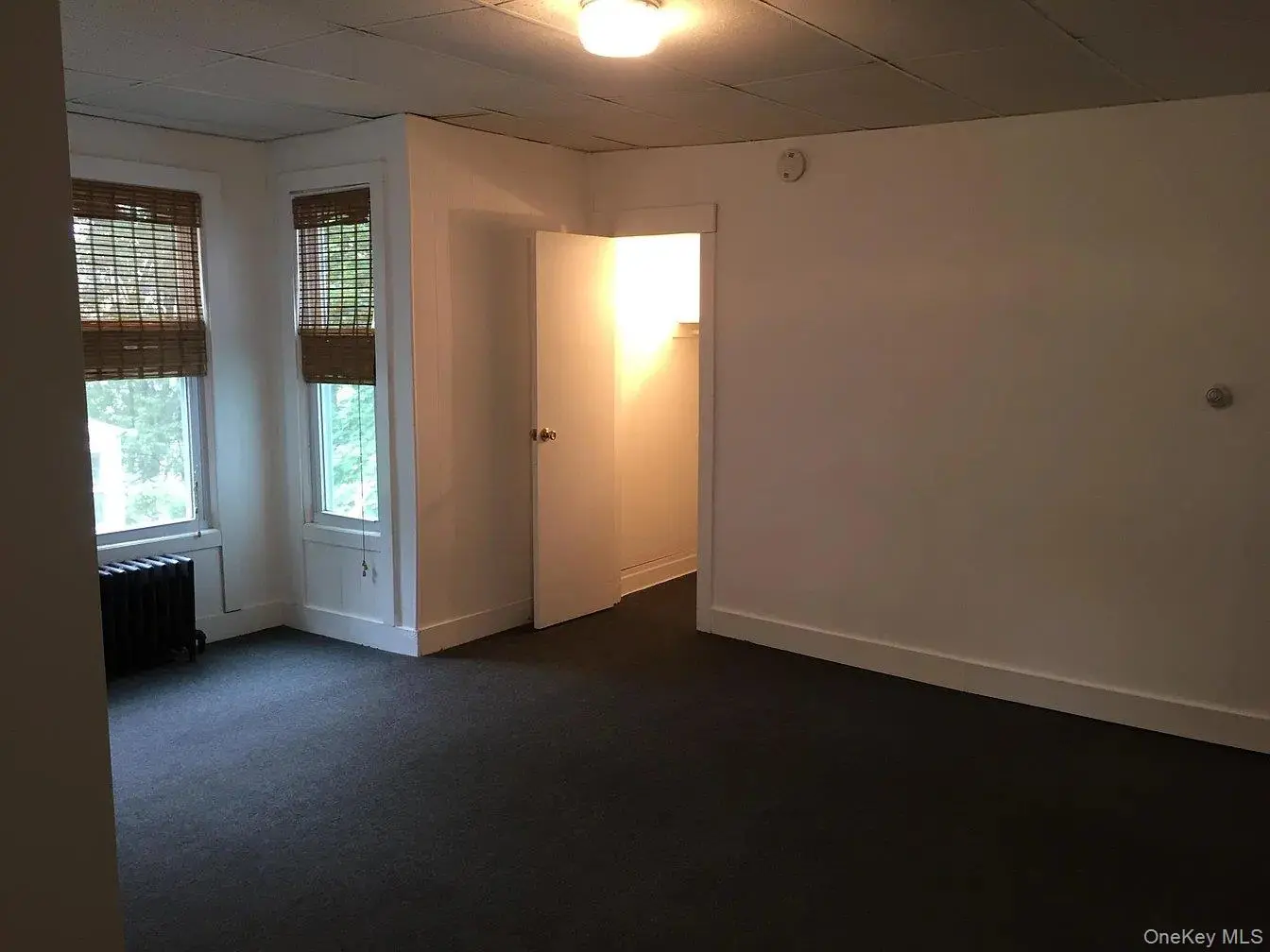 206 Broadway, photo 4