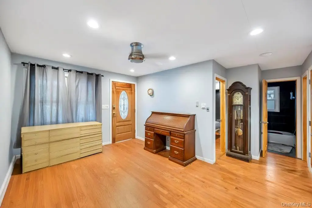 260 Springdale Drive, photo 4