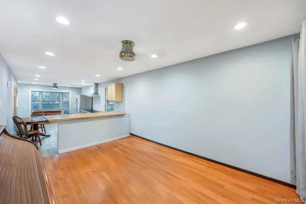 260 Springdale Drive, photo 5