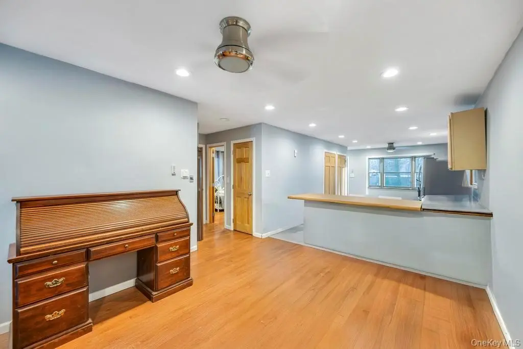 260 Springdale Drive, photo 6