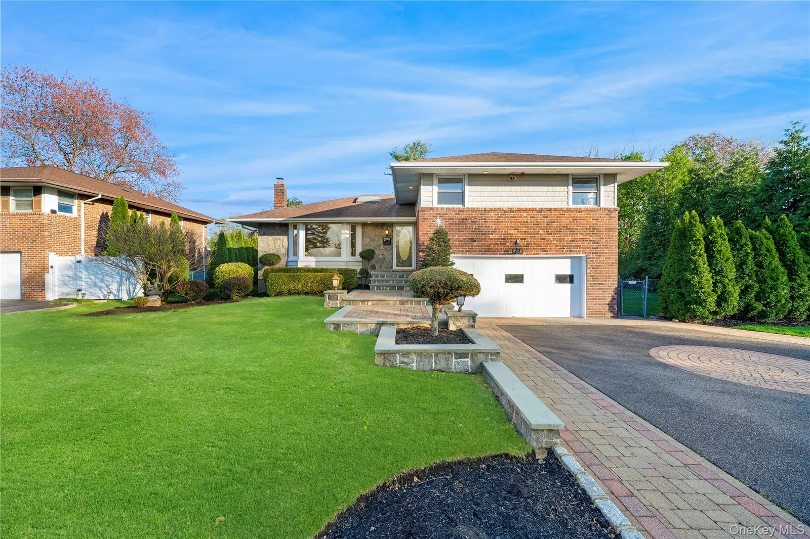 49 Canterbury Road, Oyster Bay, a Vantage listing