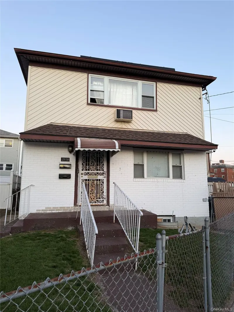 2118 Elk Drive, New York, NY