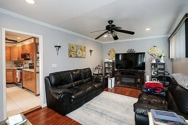 56 Haven Lane, photo 5