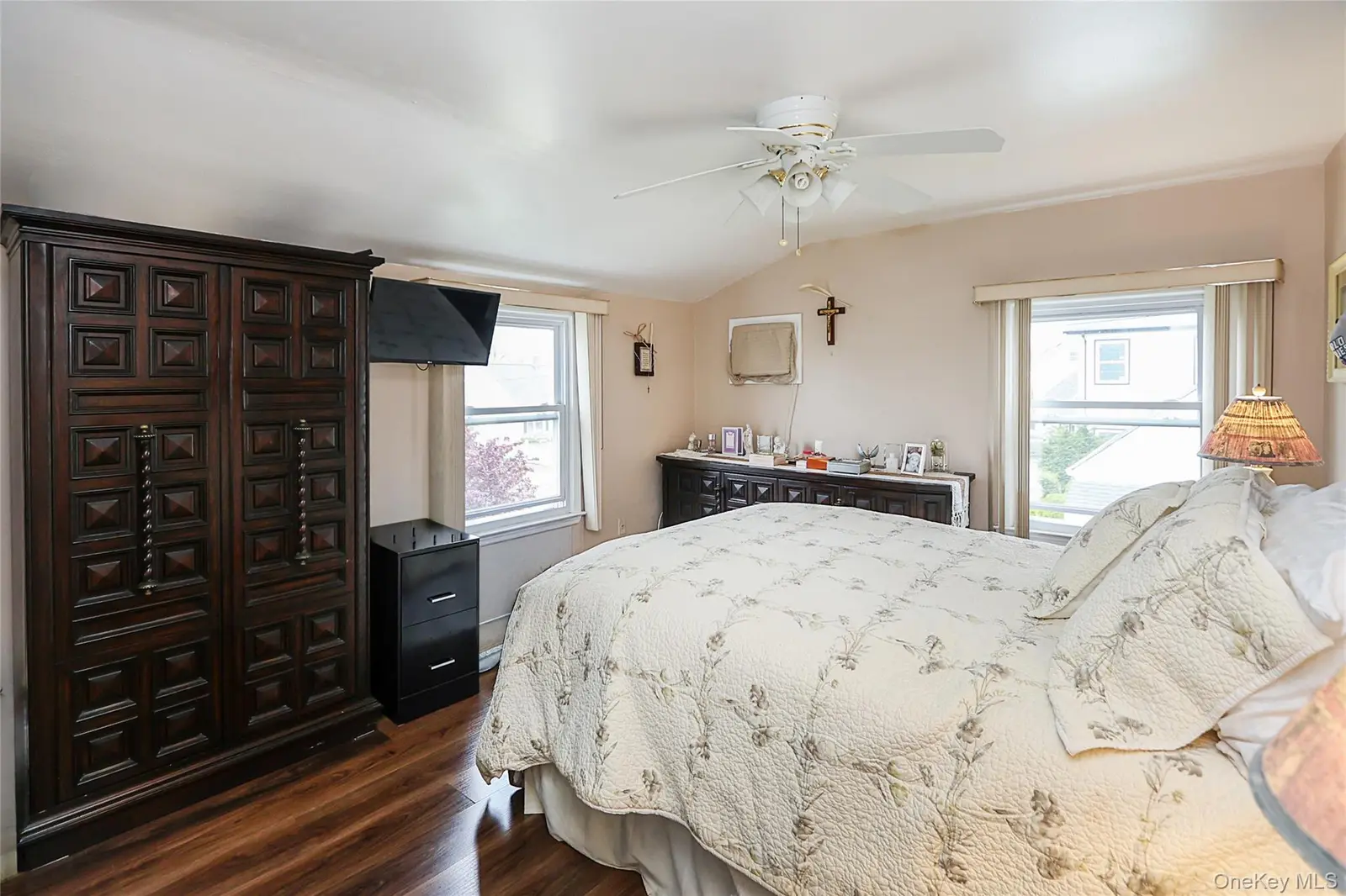 56 Haven Lane, photo 8